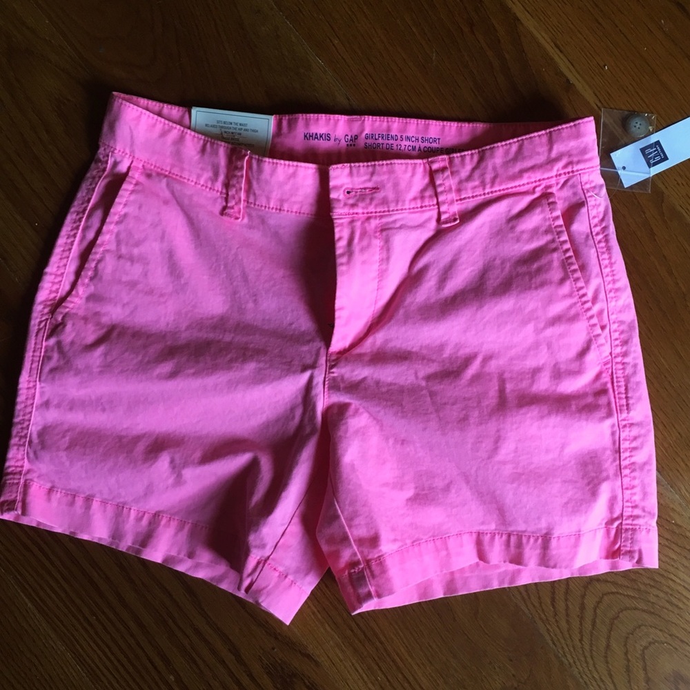 Gap khakis shorts.