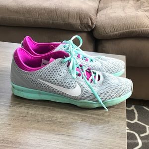 Nike zoom tennis shoes