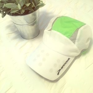 Brooks Running Hat