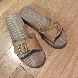 ROCKET DOG slip on sandals
