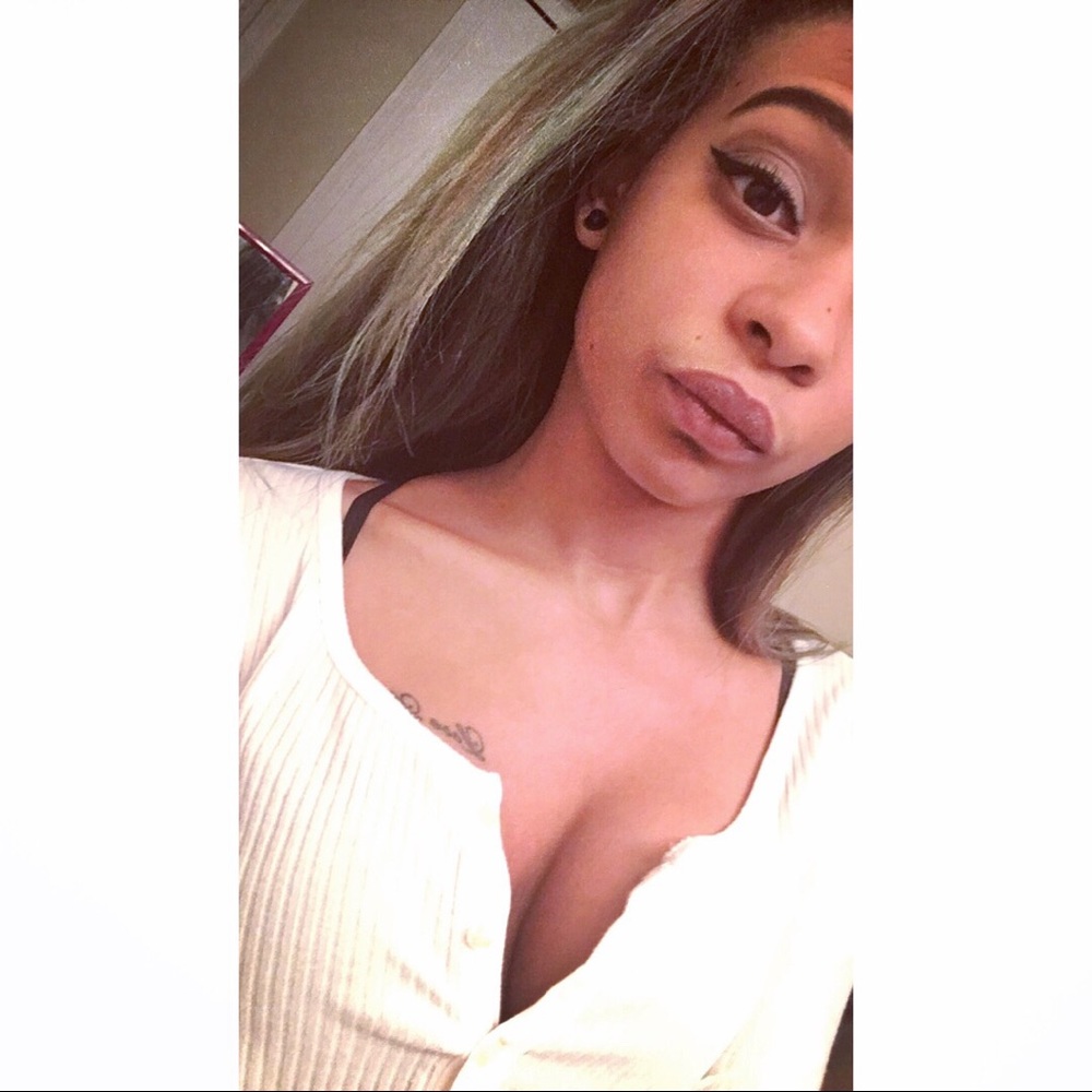 Meet your Posher, Tambina