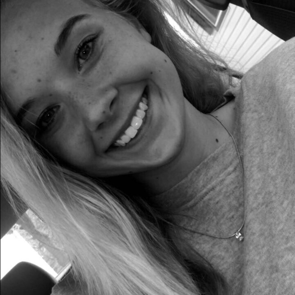 Meet your Posher, Hallie