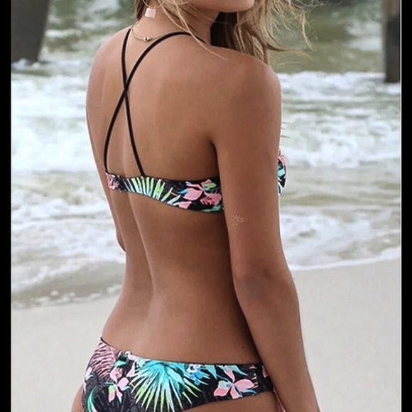 New Item-Tropical Bikini - Thin Strap Detail - Picture 4 of 7