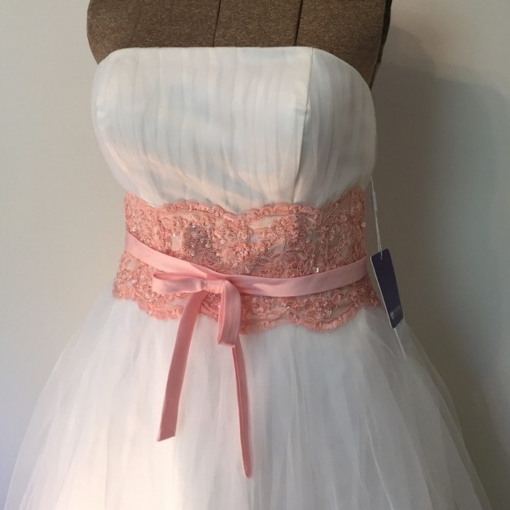 JJ House Wedding Gown *New W/Tags