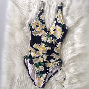 Lilly Pulitzer Swim Suit Daisy's and Lady Bugs XS