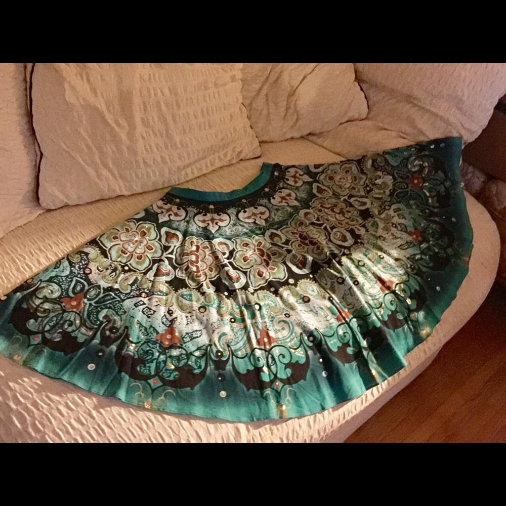 Full Skirt~Teal Beauty w/ Metallic Gold Accents~14
