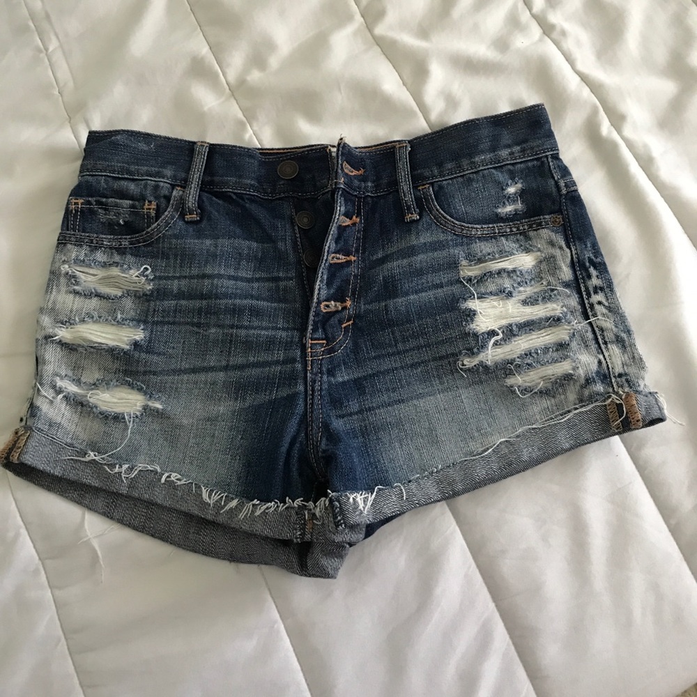 NWOT High waisted Jean shorts!