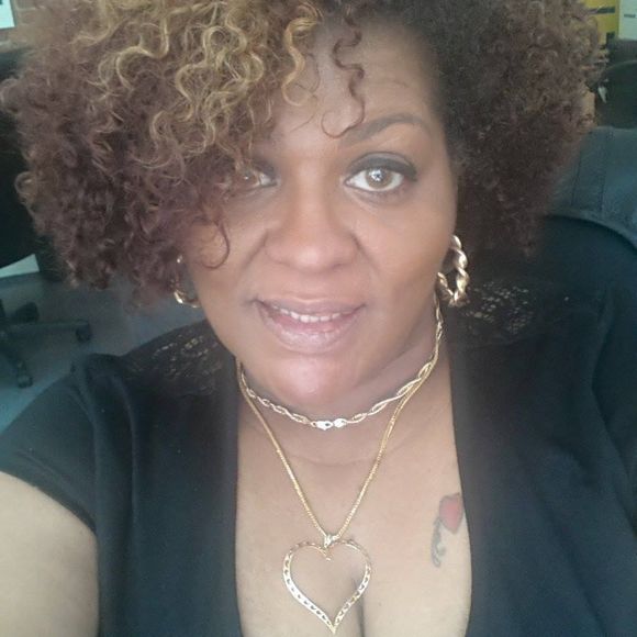 Meet your Posher, Paula - Picture 1 of 1