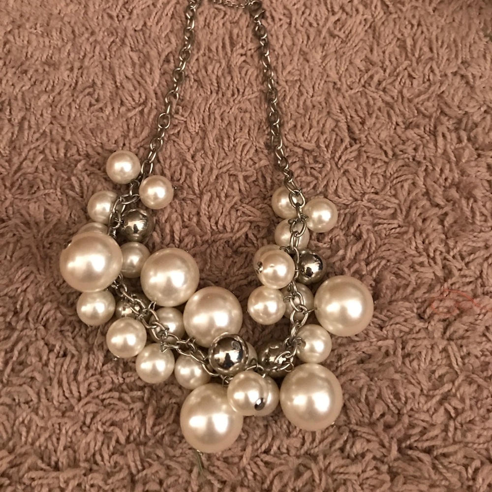 Chunky pearl necklace!