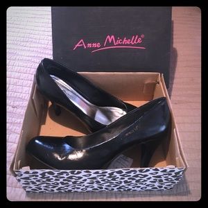 Anne Michelle black pumps
