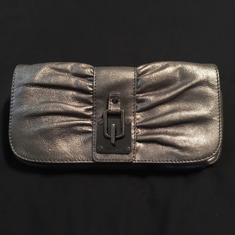 Michael Kors Stunning Clutch