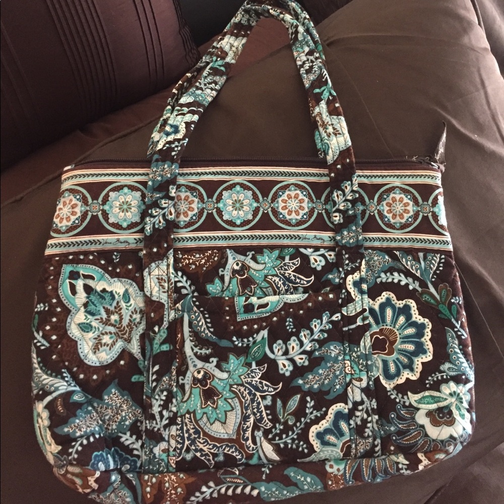 FINAL DAY! ⚡️SALE! Vera Bradley medium purse