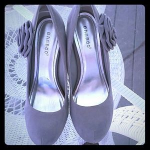 Adorable Shoes with a flower on side size 8