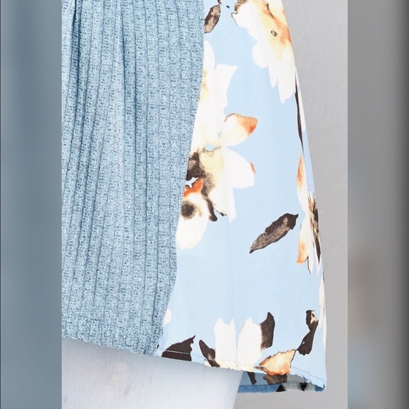 RESTOCKED!!  Ribbed Knit & Floral Print Tunic - Picture 4 of 4