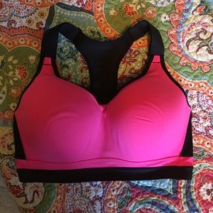 Victoria's Secret sports bra 34DDD
