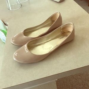 Tan flats