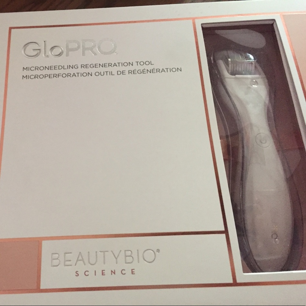 GloPro microneedling regeneration tool