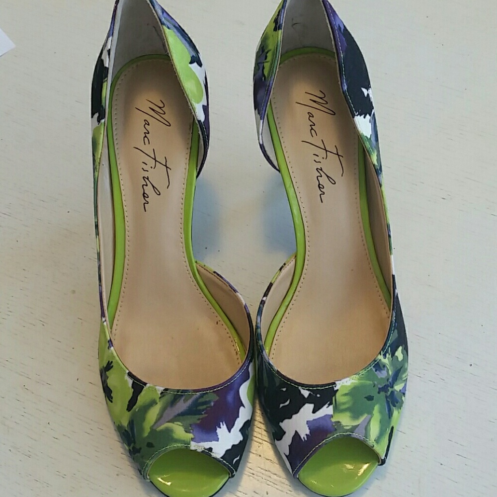Marc Fisher Floral shoes size 8
