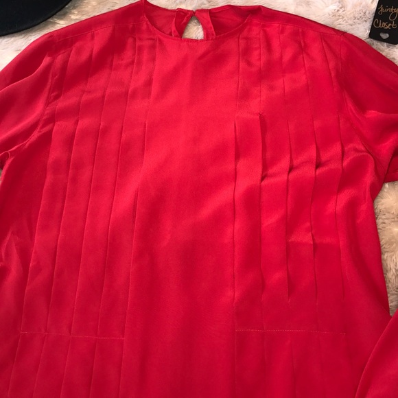 Red cinched waist blouse - Picture 3 of 4