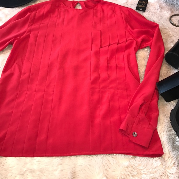 Red cinched waist blouse - Picture 4 of 4