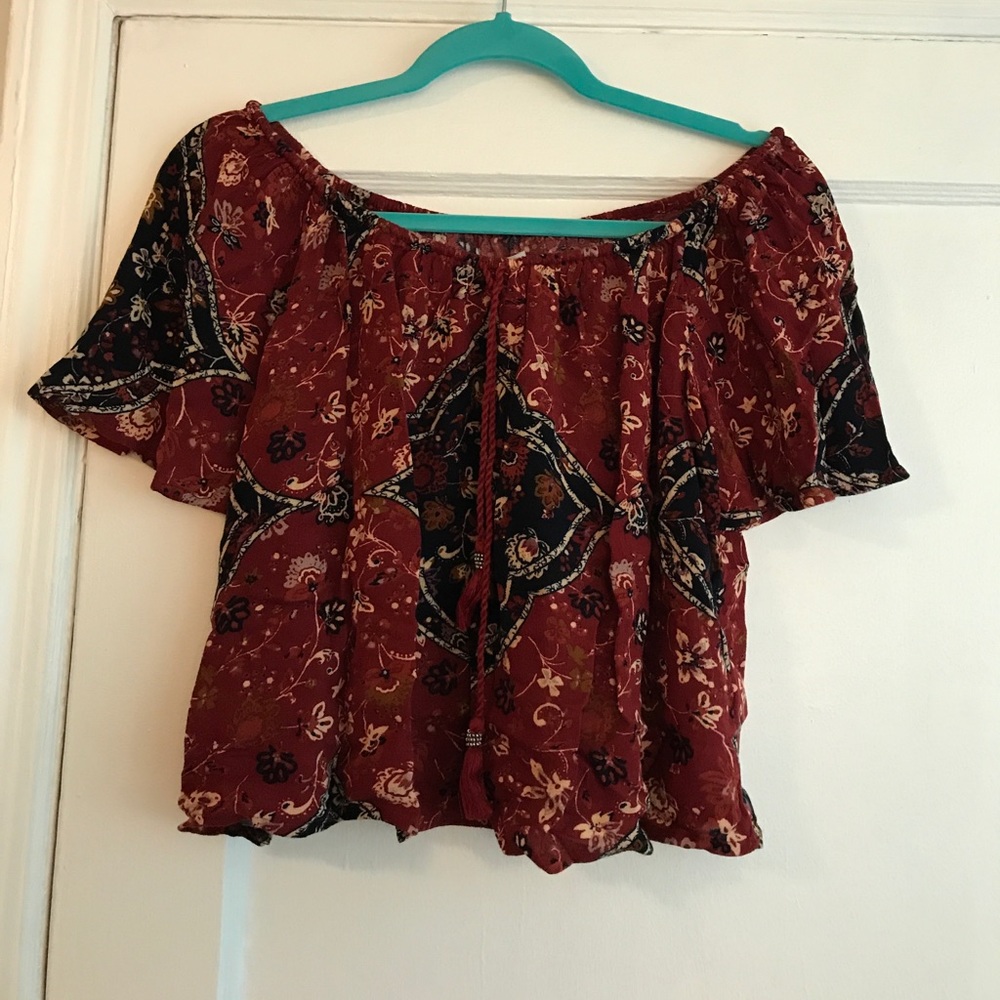 Off the shoulder American Eagle Top