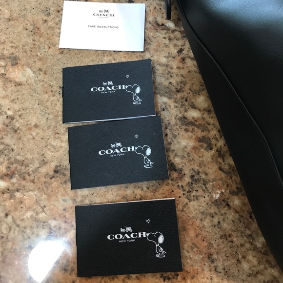 Limited Edition Coach Snoopy - Picture 5 of 6