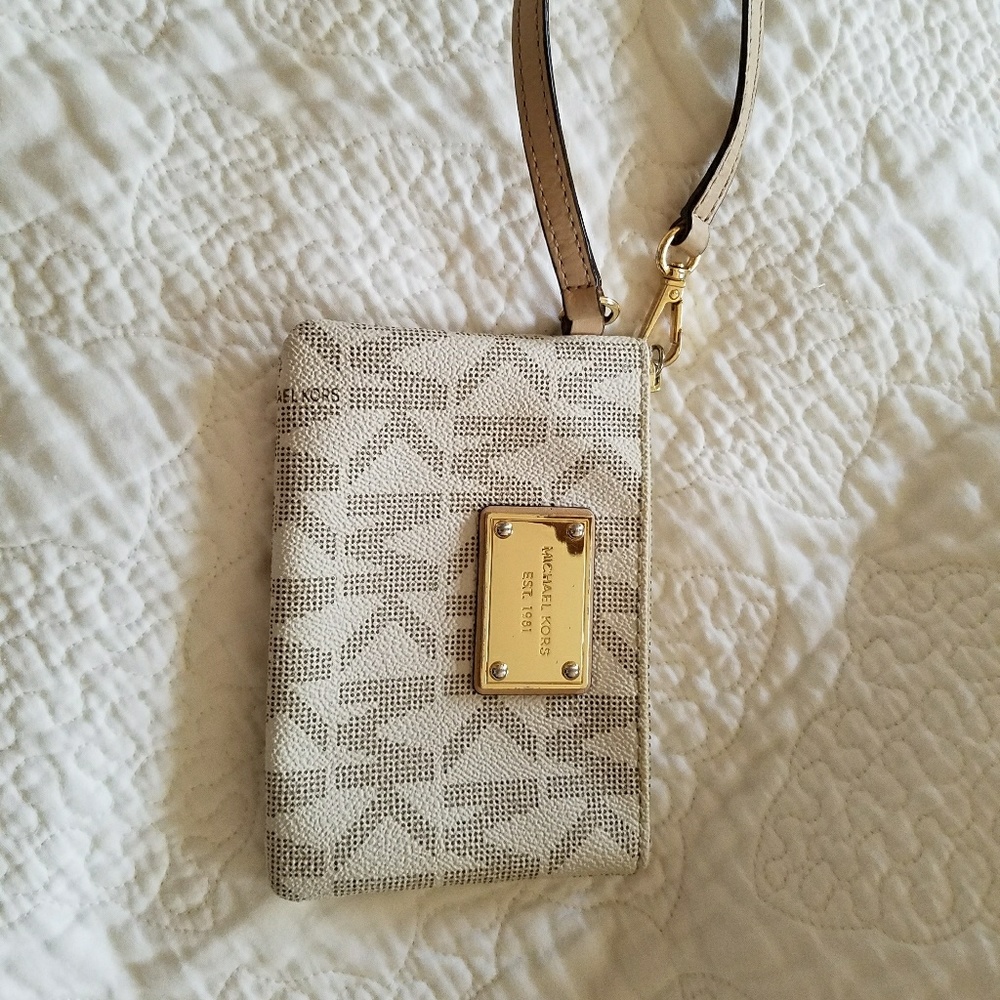Wristlet