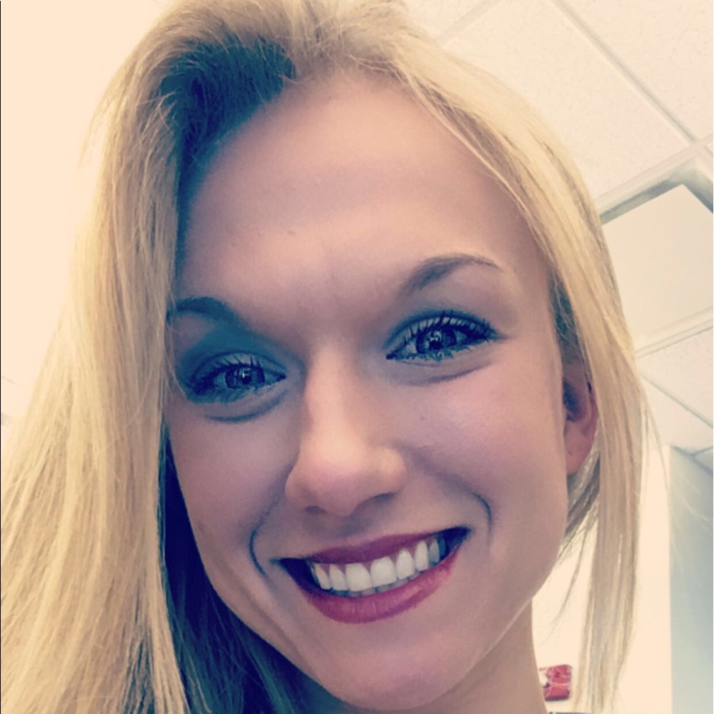 Meet your Posher, Courtney