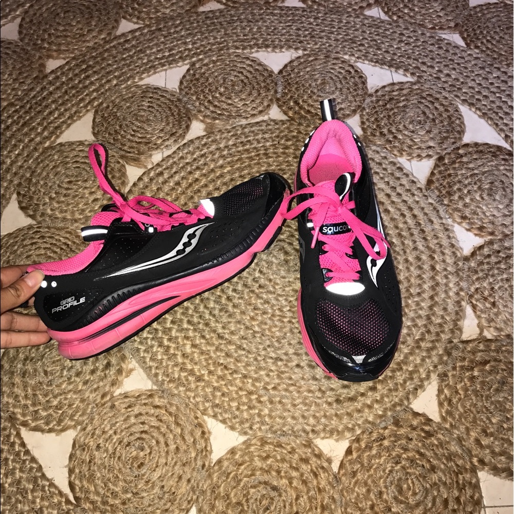 TEMPORARY PRICE DROP Saucony Sneakers