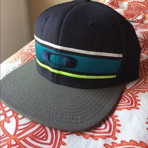 Snap-back Oakley Hat