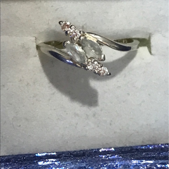 Light Aquamarine/ crystals bypass ring - Picture 1 of 6