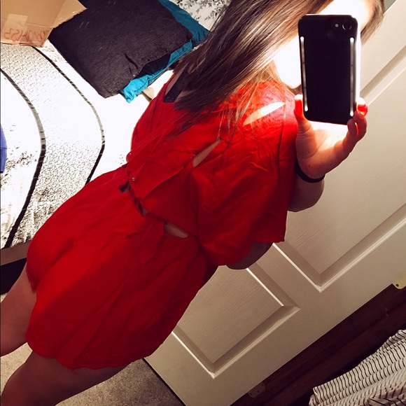 ✨HP✨ Cut It Out Romper - Picture 4 of 5