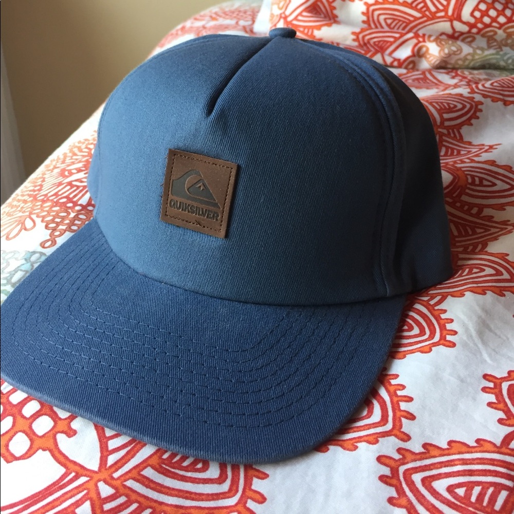Snap-Back Quiksilver hat