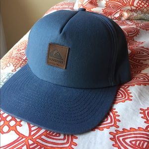 Snap-Back Quiksilver hat