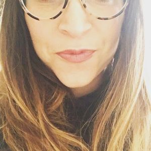 Meet your Posher, Roya