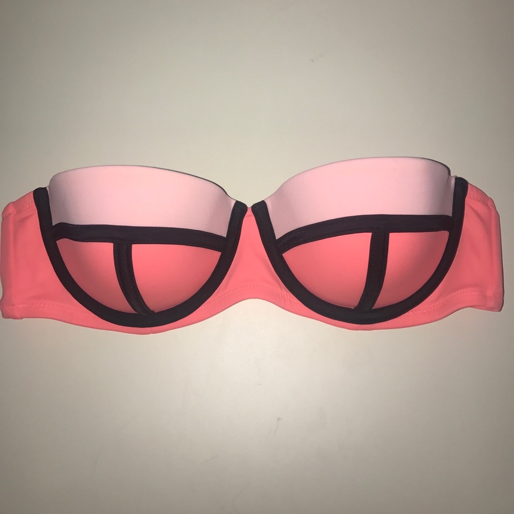 Triangl look alike bikini top
