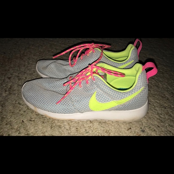 Roshe - Picture 2 of 2