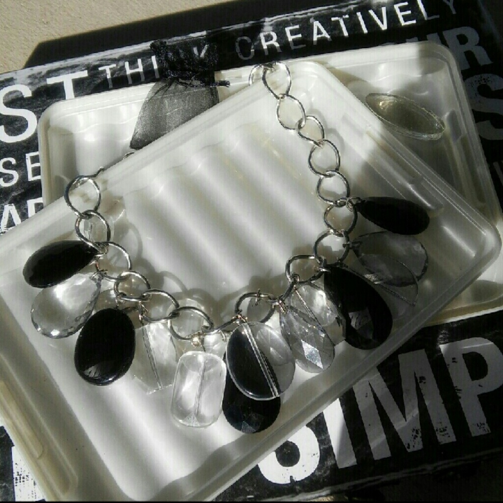 Jewelry - Picture 4 of 5