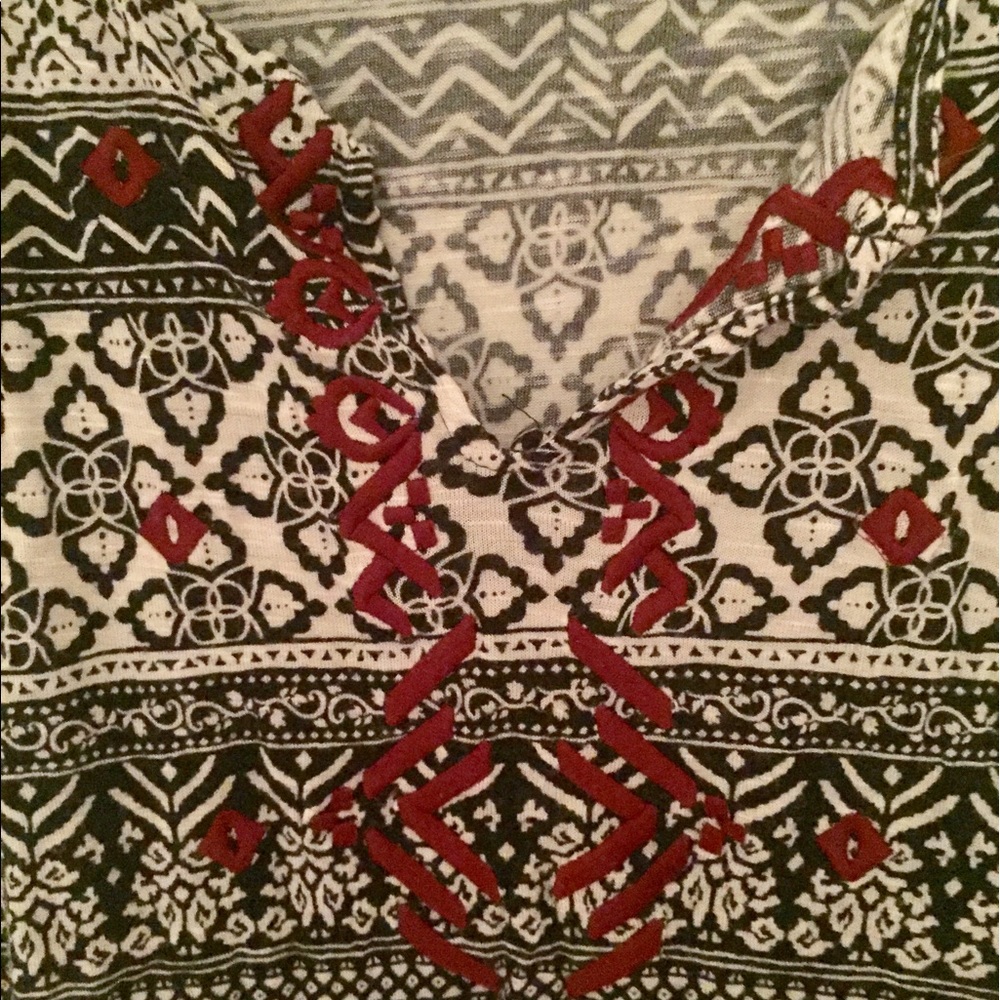 Soft Patterned Tee - Picture 2 of 3