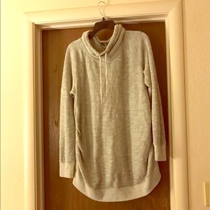 Liz Lange gray maternity sweatshirt