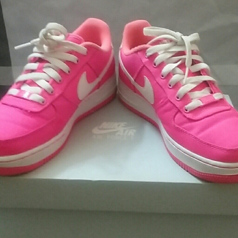Nike Air Force 1, Hot Pink ,Size 6Y*PRICE FIRM*