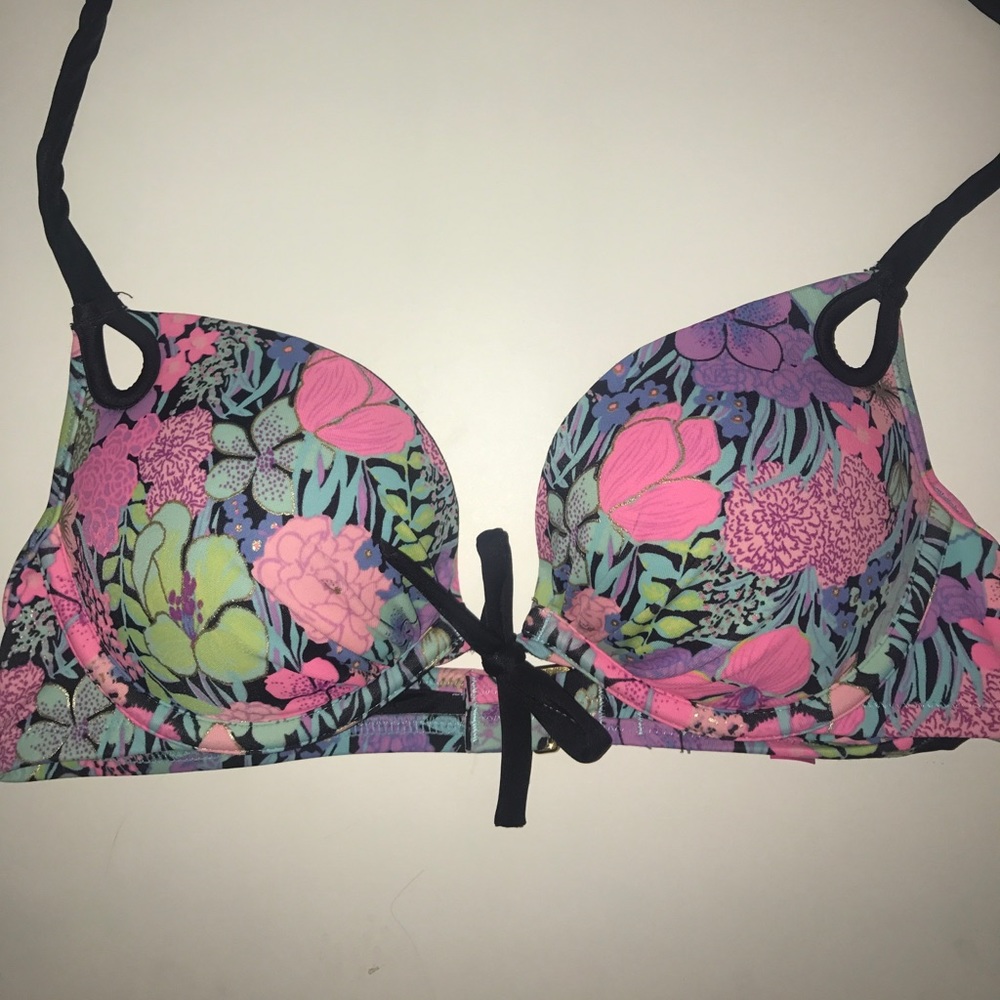 Victoria's Secret add 2 cup bikini top