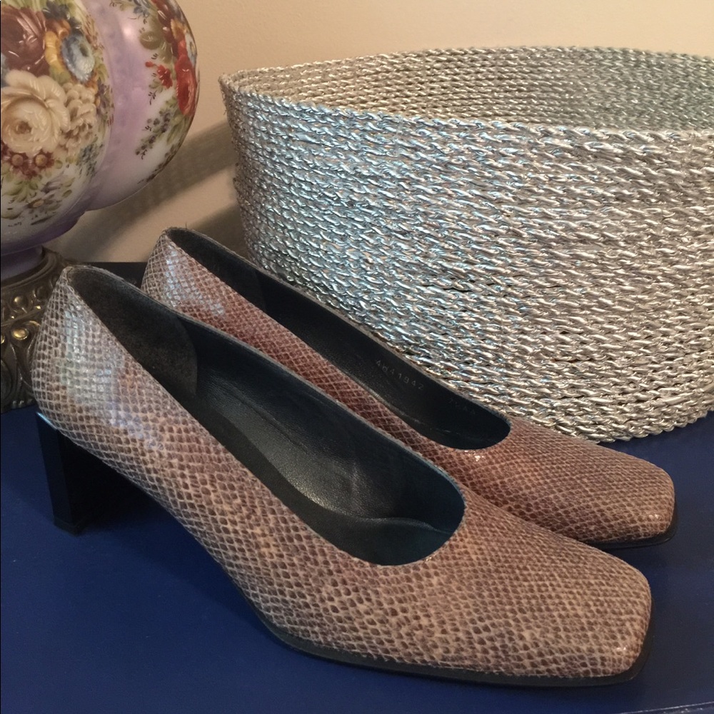 🎉SALE🎉Stuart Weitzman Shoes