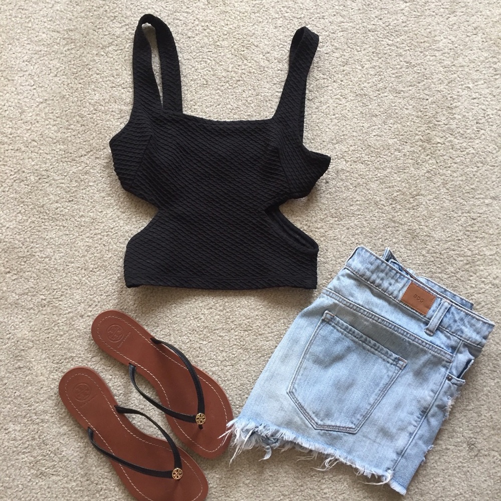 Urban Outfitters Side Cut Out Crop Top✨