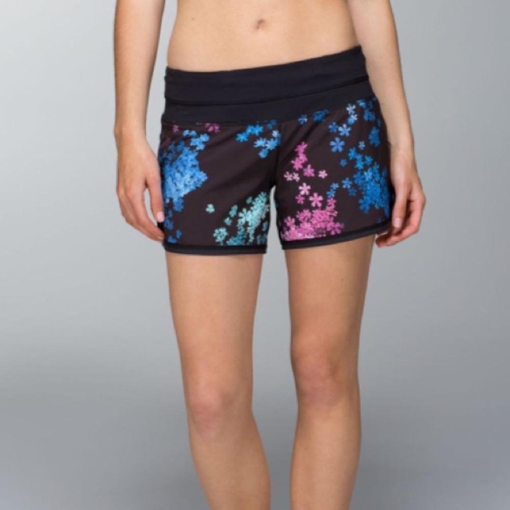 Lululemon Groovy Run Short