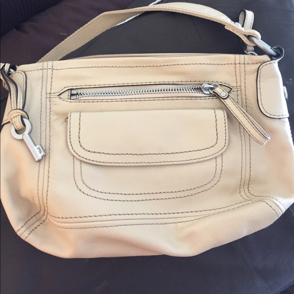 FLASH SALE! Fossil leather purse light tan/cream