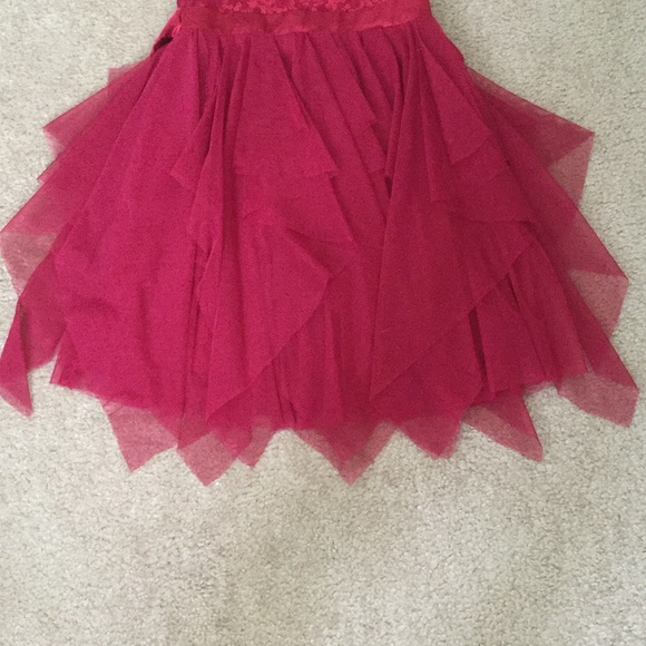 Red ruffly dress - Picture 4 of 4