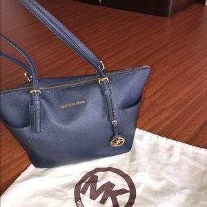 Michael Kors Jet Set Tote