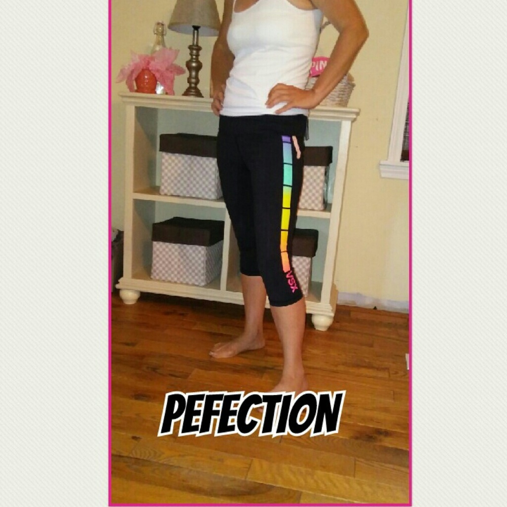 Victoria's Secret VSX Capri yoga leggings