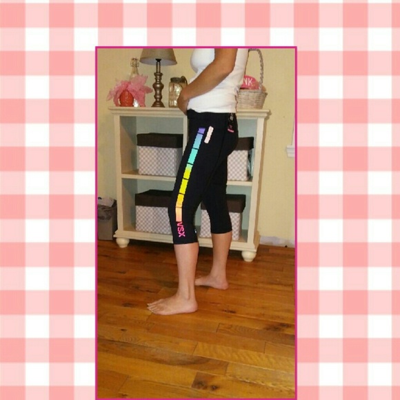 Victoria's Secret VSX Capri yoga leggings - Picture 2 of 4